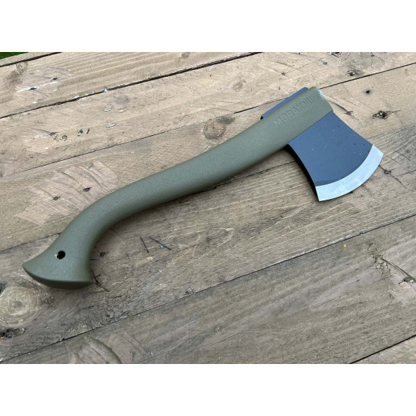 Hache MORA Outdoor : Légèreté et Précision pour l'Aventure