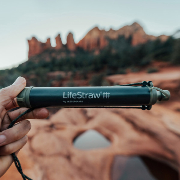 Paille Filtrante LIFESTRAW : Eau Pure en Aventure, 4000L Filtrés
