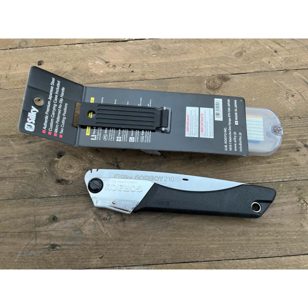 Scie Pliante SILKY Gomboy 210 : Précision et Confort en Extérieur