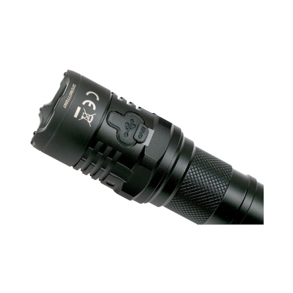 Lampe Nitecore P20i : Puissance et Sécurité pour Vos Aventures
