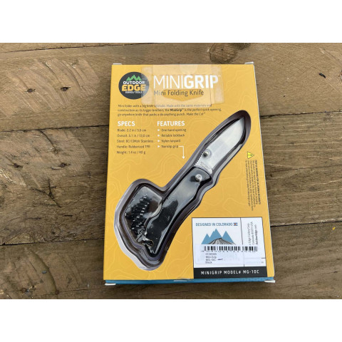 Couteau Mini Grip MG10C : Légèreté et Sécurité en Plein Air