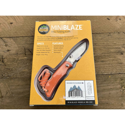 Mini Blaze MB20C : Couteau Compact et Précis pour l'Outdoor
