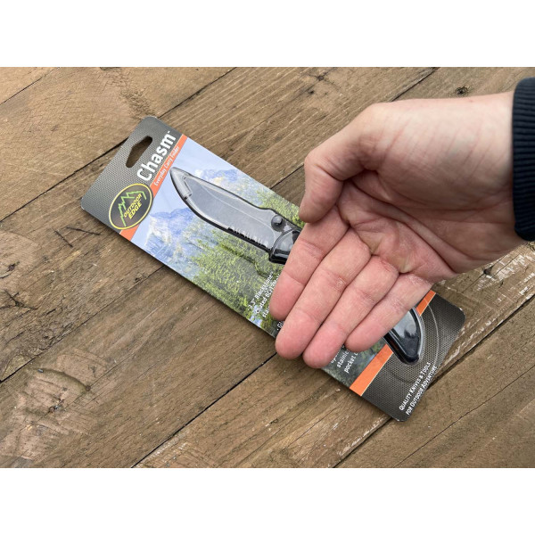 Couteau EDC Chasm 3.3 : Robustesse et Sécurité en Plein Air