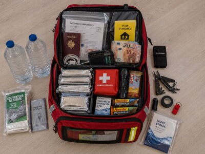 Kit d'Urgence 72h : La Liste Complète pour Toute la Famille